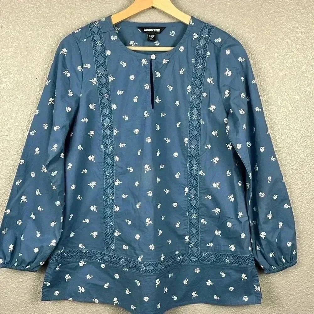 Lands’ End Floral Keyhole Tunic Top Size XS/P 2-4 Blue Crochet Lace Detail